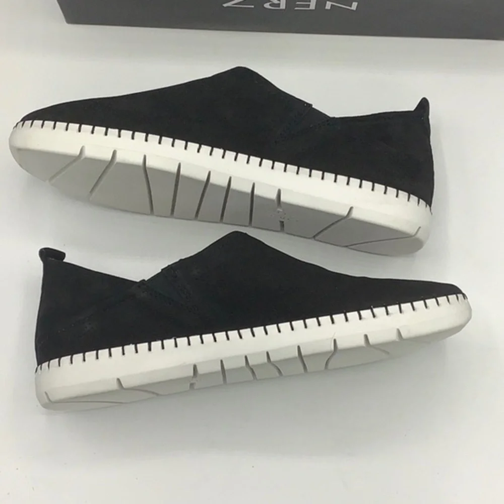 NATURALIZER Black Devan Leather Slip-On Sneakers